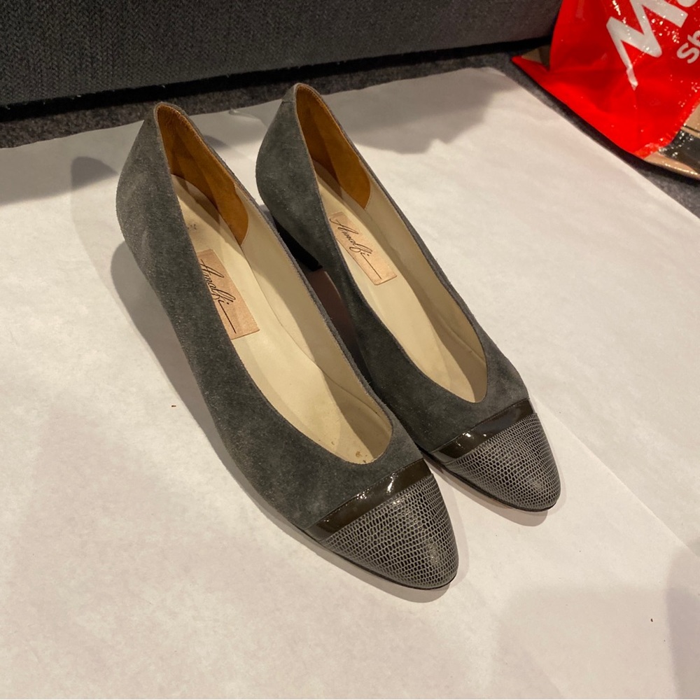 (1) Trendy Pair Of Vintage Gray Amalfi Women’s Dress Designer Heels Size 8